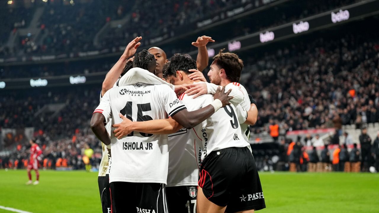 Beşiktaş- Antalyaspor maçında 'Oh' farkı: 4-2