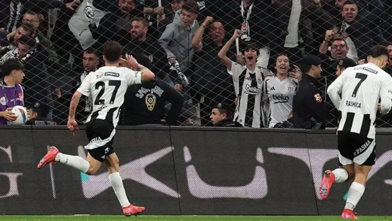 Beşiktaş, sahasında Galatasaray'ı 2-1 mağlup etti