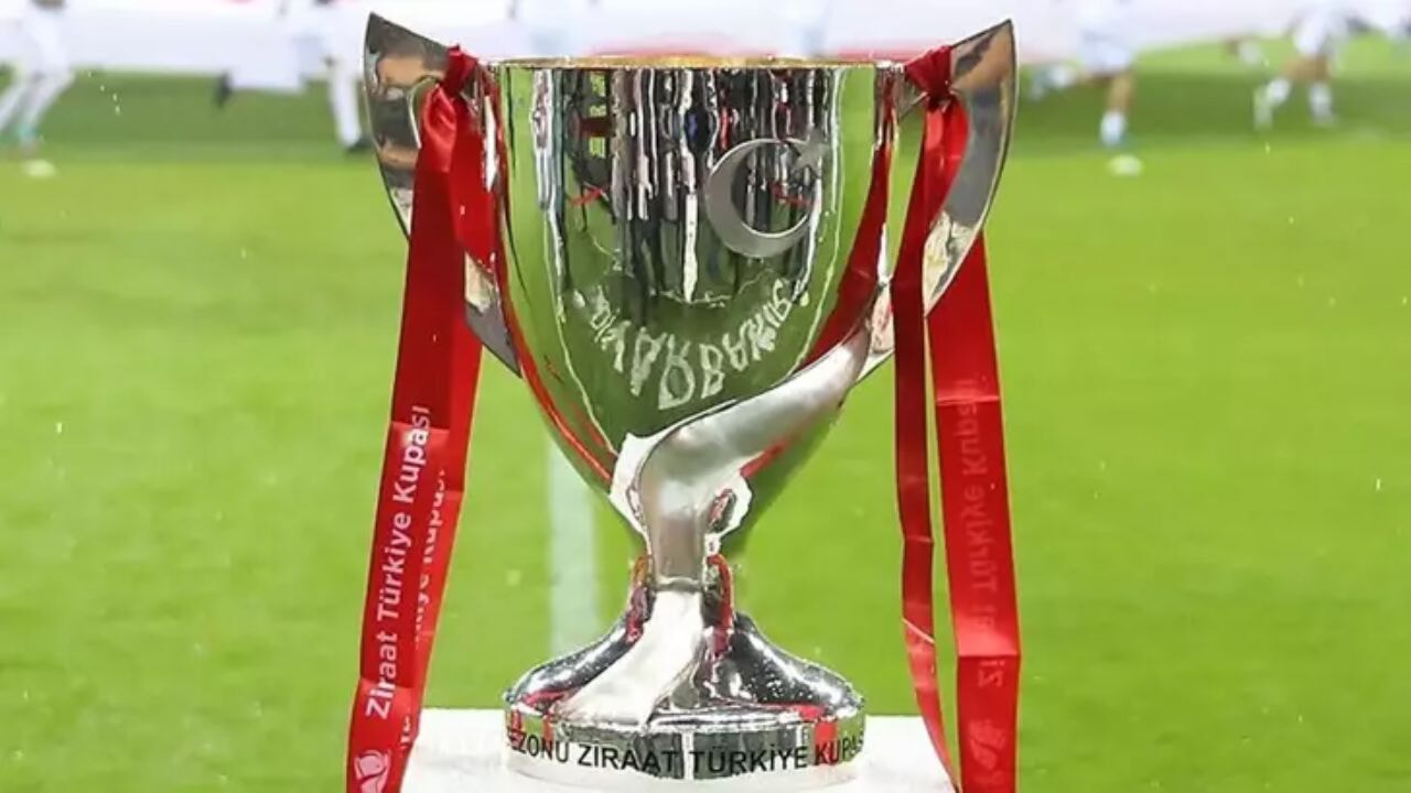 Fenerbahçe-Galatasaray derbi tarihi açıklandı