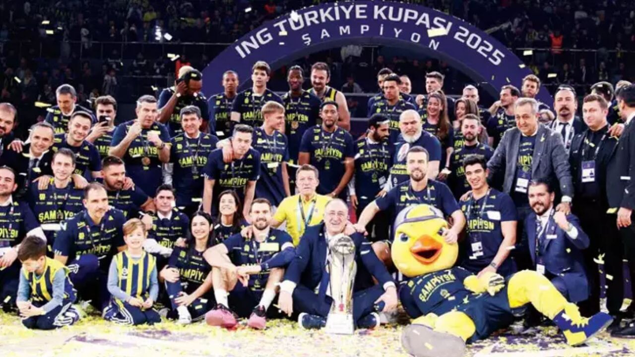 Fenerbahçe şampiyon! Beşiktaş'a 23 sayı fark