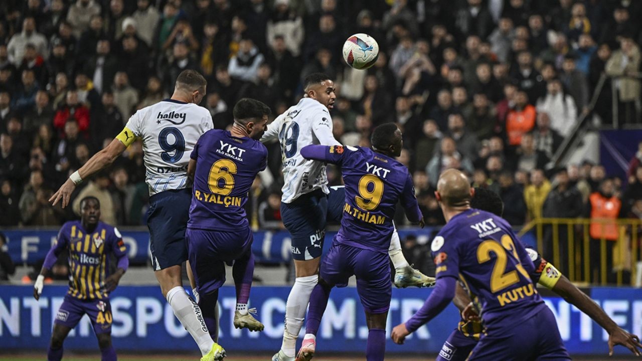 Fenerbahçe'ye Eyüpspor sürprizi! Mourinho kızgın; maçtan kritik notlar