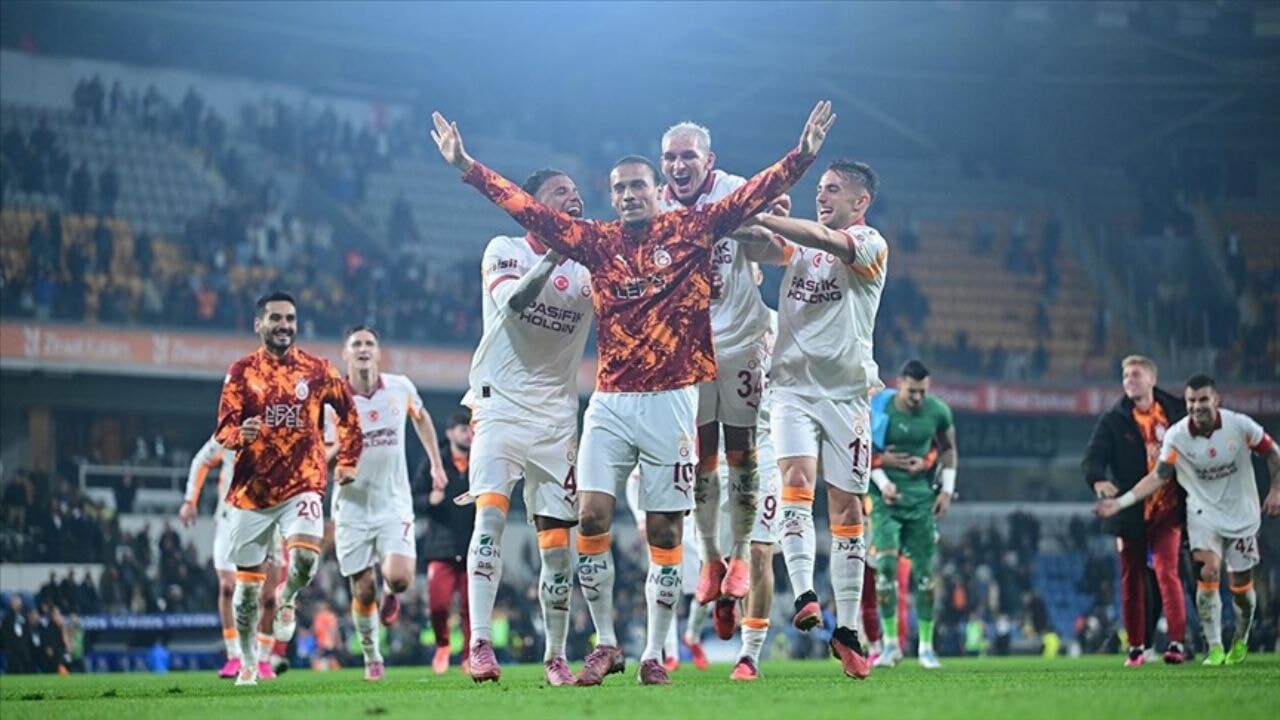 Galatasaray-Başakşehir maçında Sane'den çifte gol: 2-1... Maçtan notlar...