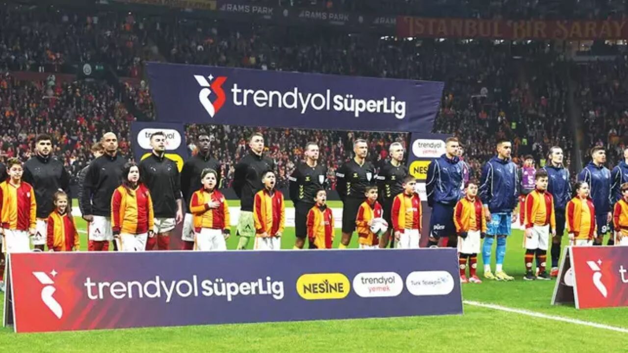 Galatasaray ve Fenerbahçe oyuncuları birbirlerine selam bile vermediler