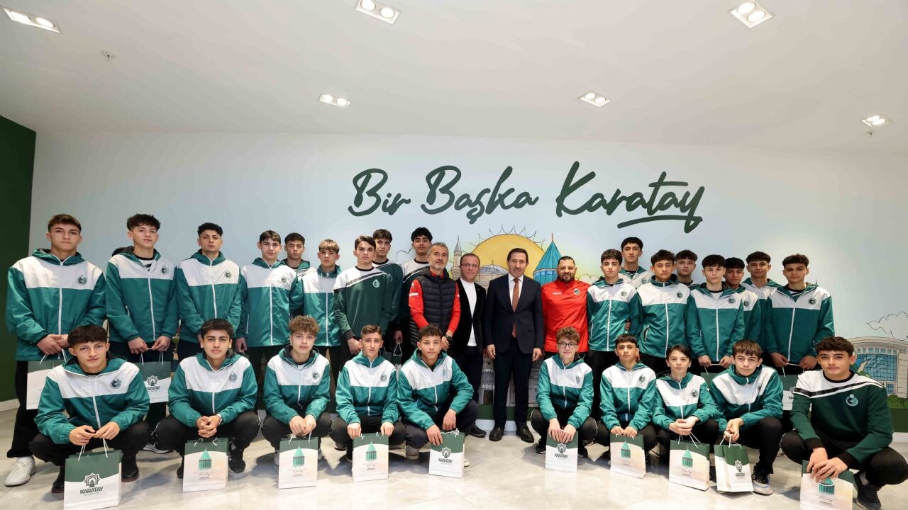 KARATAYLI ŞAMPİYON SPORCULARDAN BAŞKAN KILCA'YA ZİYARET