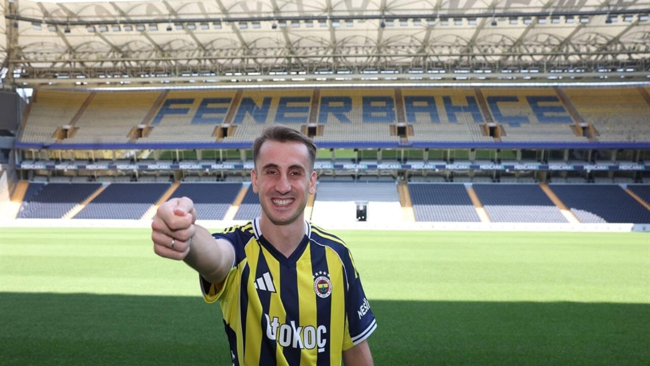 Kerem Aktürkoğlu resmen Fenerbahçe'de