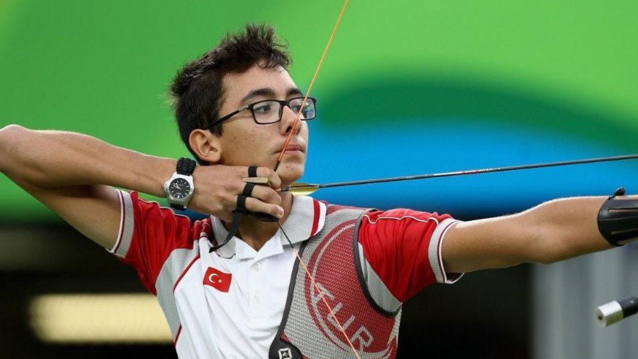 Mete Gazoz'dan Dünya Kupası'nda gümüş madalya