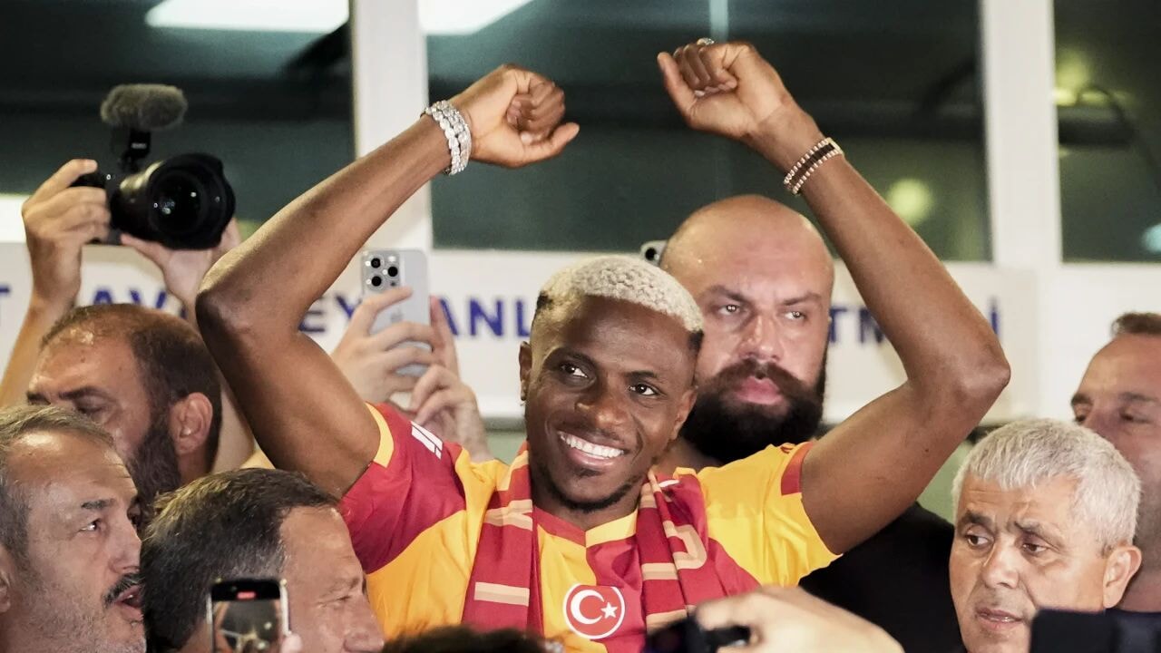 Osimhen Galatasaray için İstanbul'a geldi