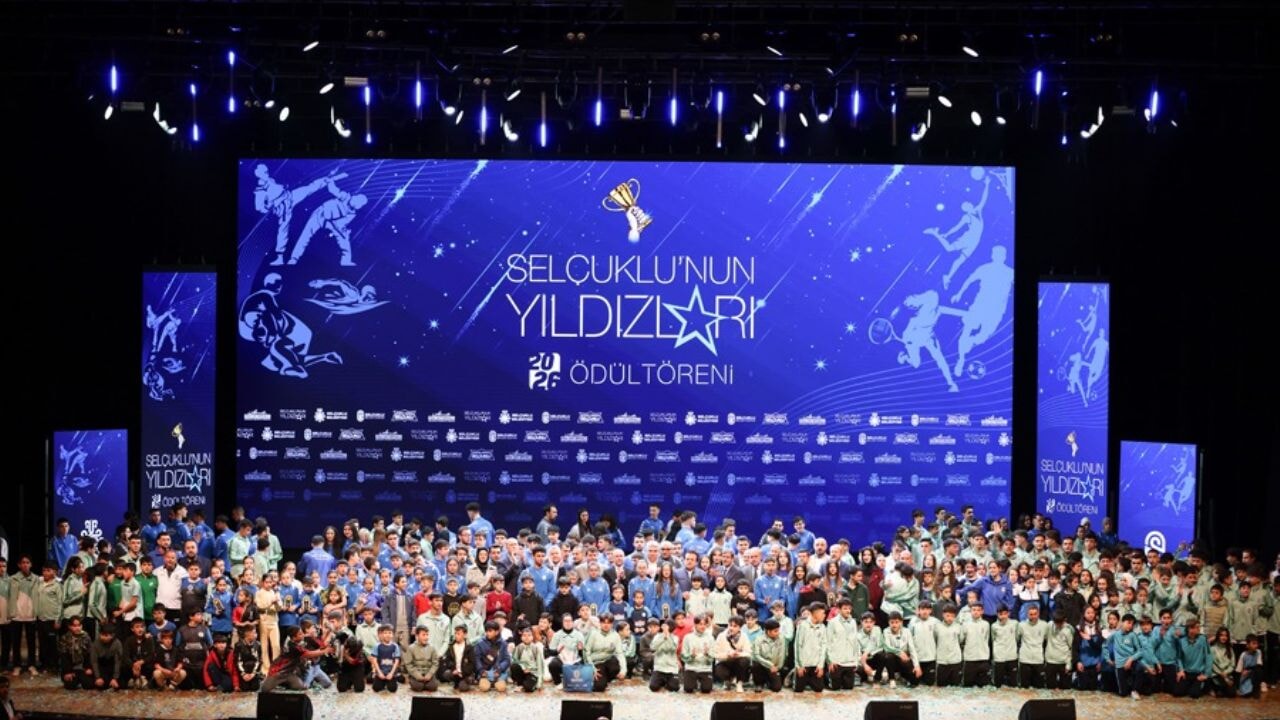 Selçuklu'nun gurur gecesi: Yıldızlar ödüllendirildi