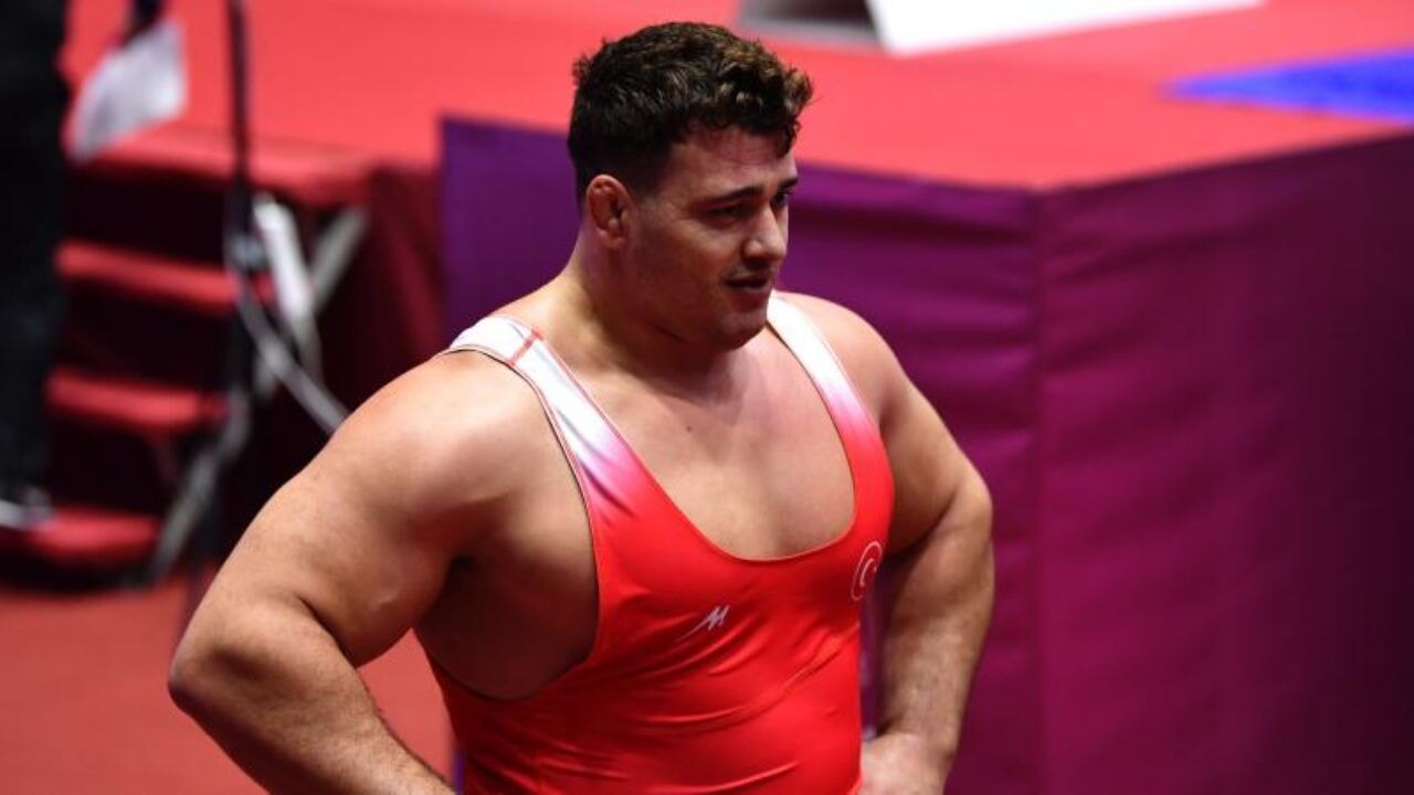 Üç milli güreşçimiz Avrupa Şampiyonası'nda yarı finale yükseldi