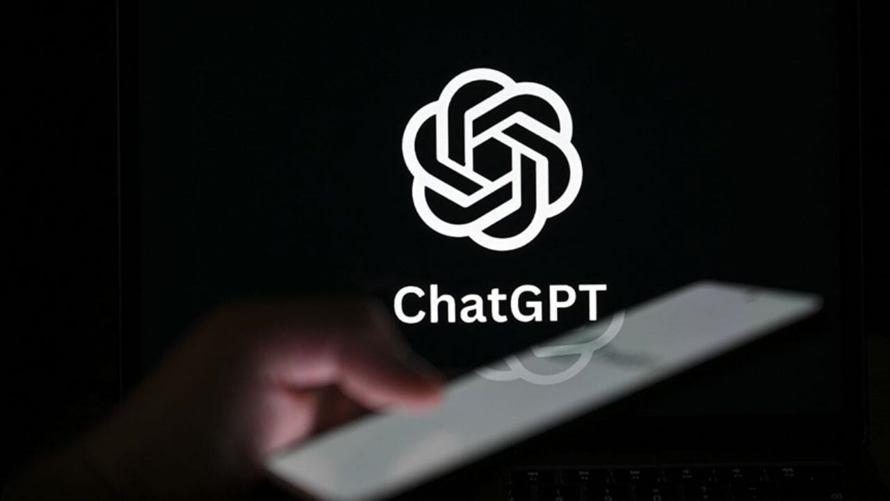 ChatGPT artık kullanıcılara iltifat edecek