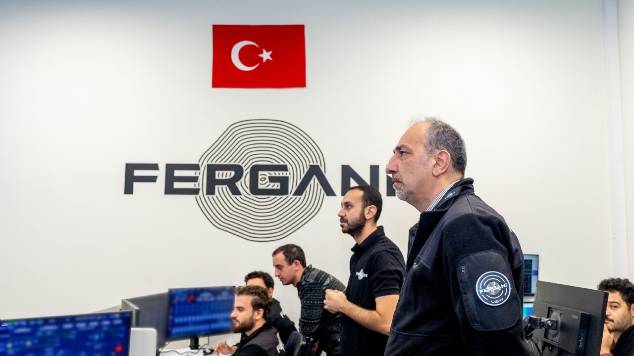 Dünya tarihinde ilk: Hibrit yörünge motoru uzayda ateşlendi