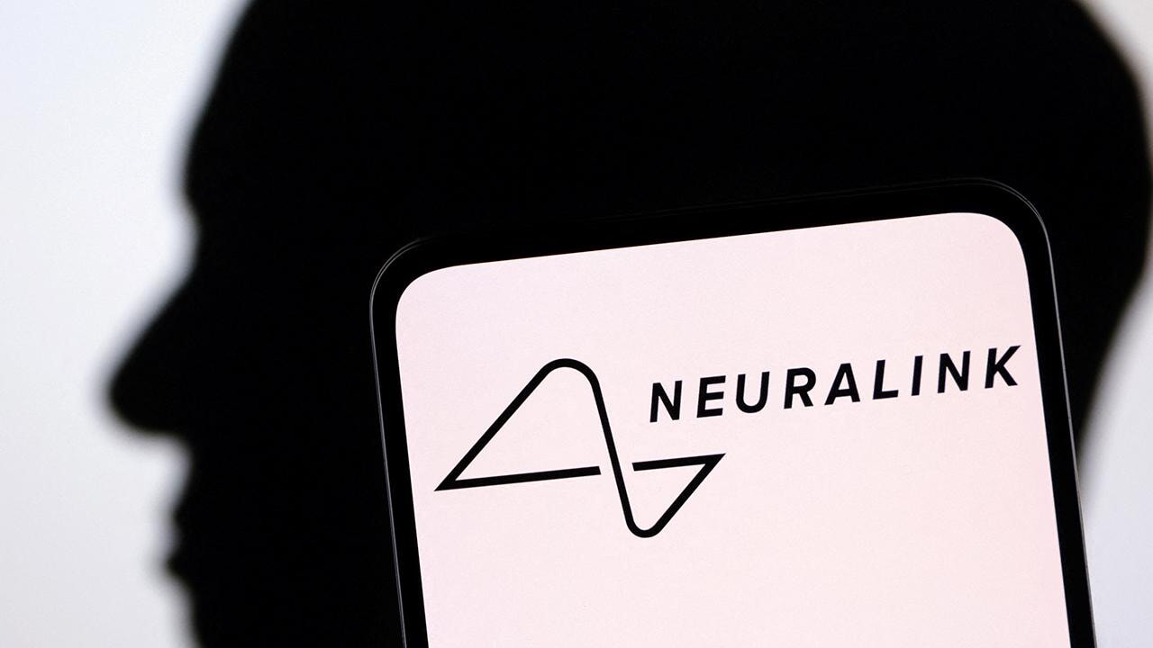 Dünyada ilk: Neuralink hastası, beyin implantıyla video hazırladı