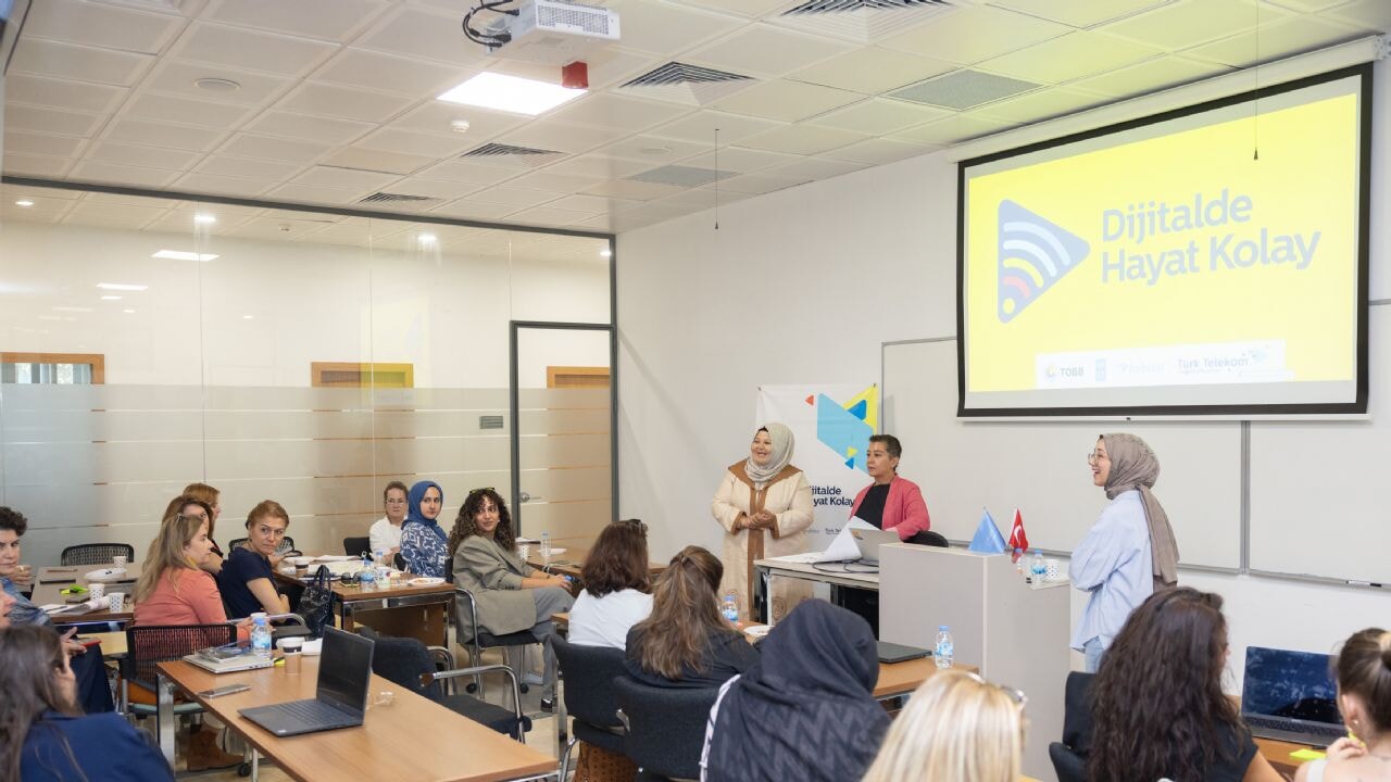 Türk Telekom 'Dijitalde Hayat Kolay' projesiyle, girişimci kadınların dijital yolculuğunu destekliyor
