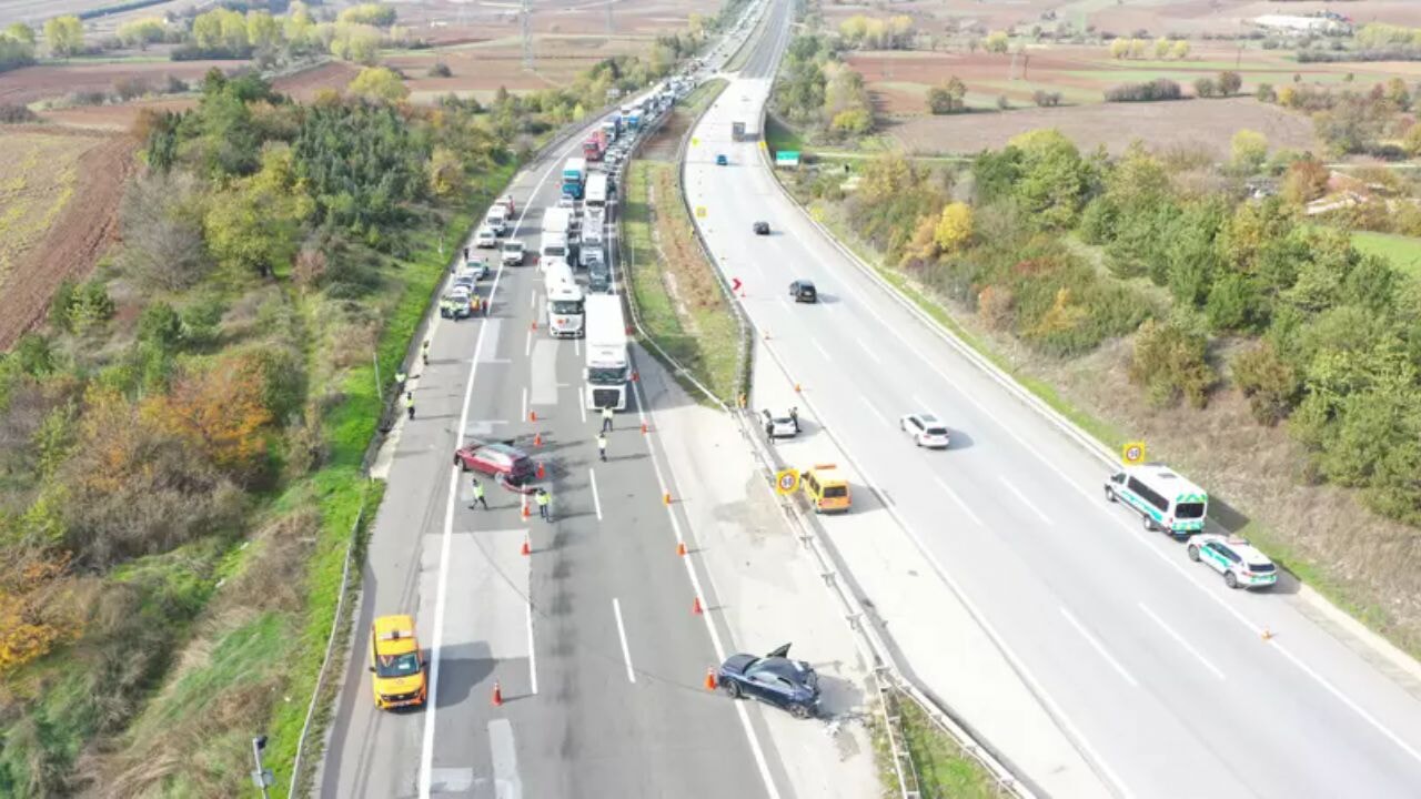 Anadolu Otoyolu'nda feci kaza