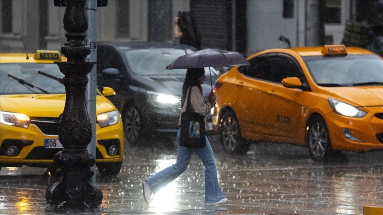 Ankara'da akşam saatlerinde şiddetli sağanak alarmı: Sel ve ulaşım felaketi kapıda!