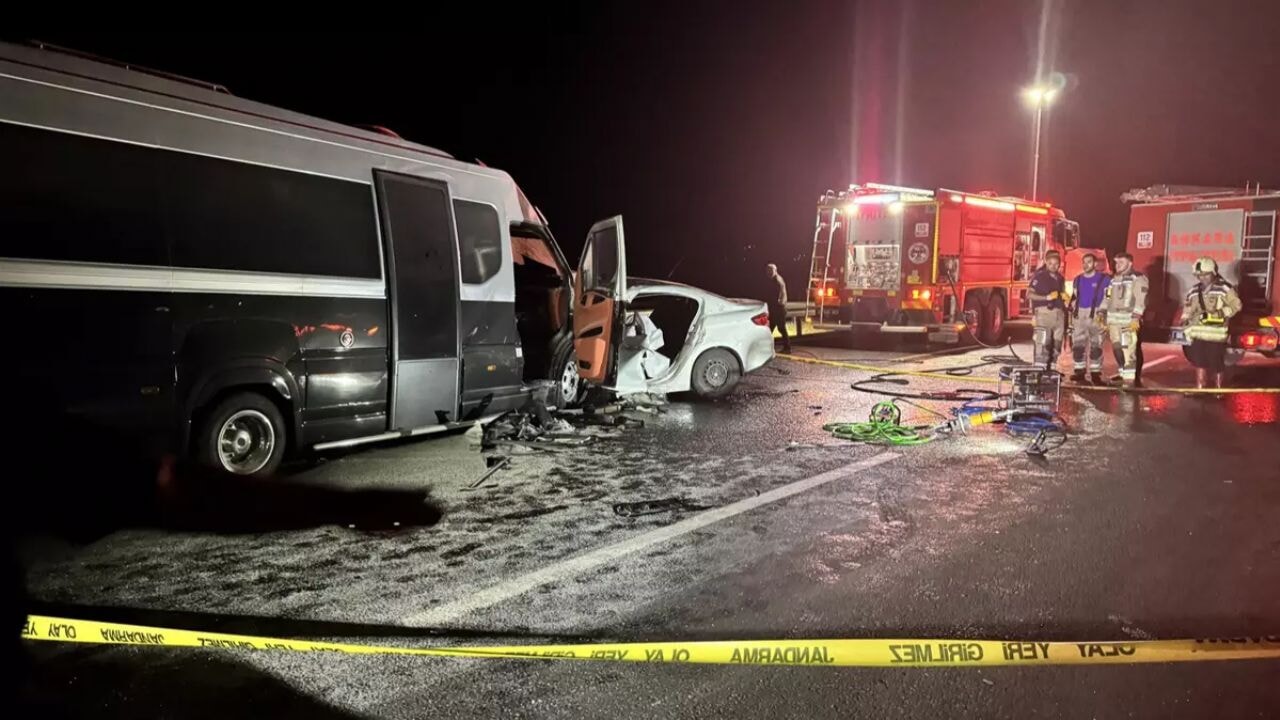 Ankara'da karşı şeride geçen otomobil faciaya neden oldu