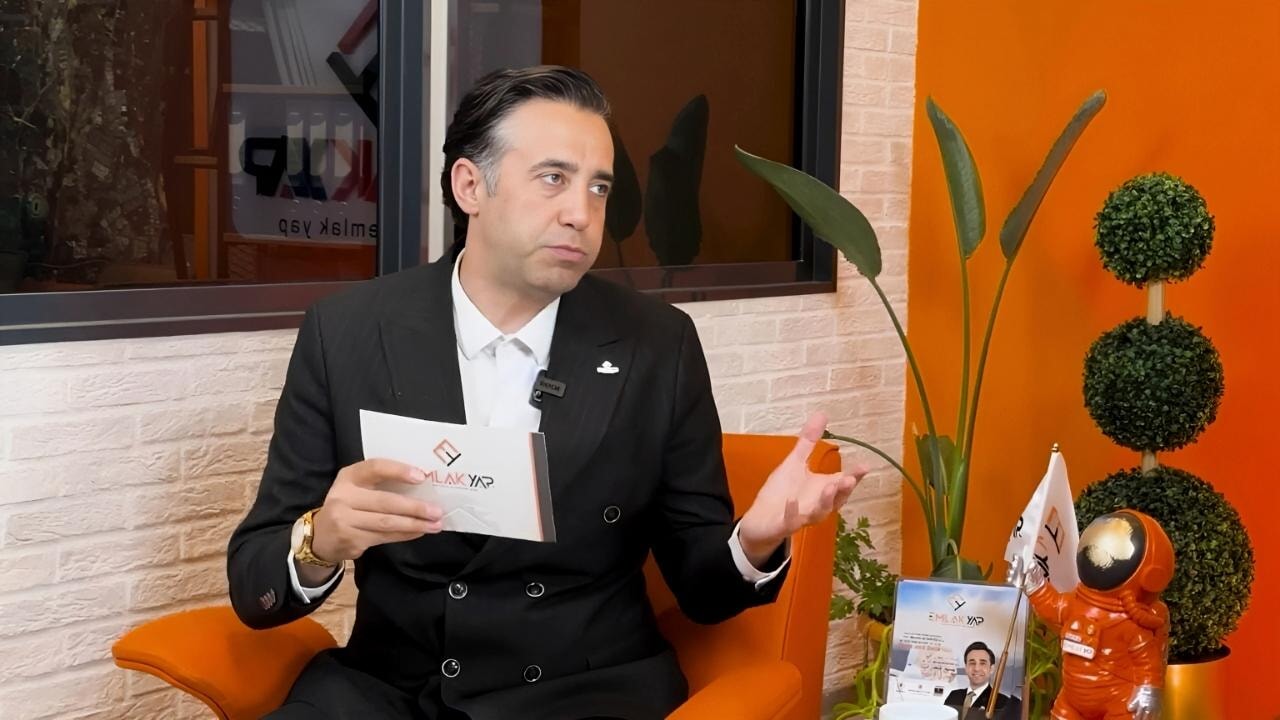 Bir Zamanlar Acun Medya'da Yarışmacıydı, Şimdi 7 Şehirde 16 Ofisle Türkiye'ye Emlak Yapıyor!