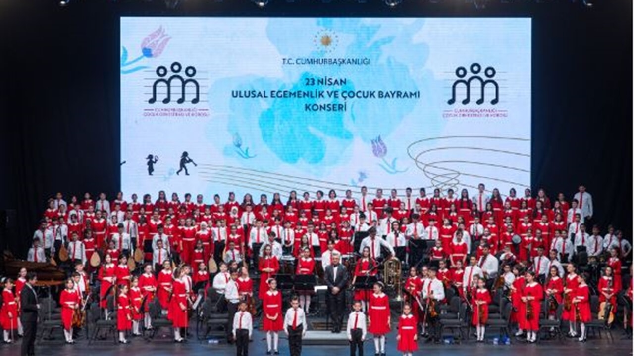 Cumhurbaşkanlığı Çocuk Orkestrası ve Korosu'nun 23 Nisan coşkusu, Muud'da müzikseverlerle buluştu