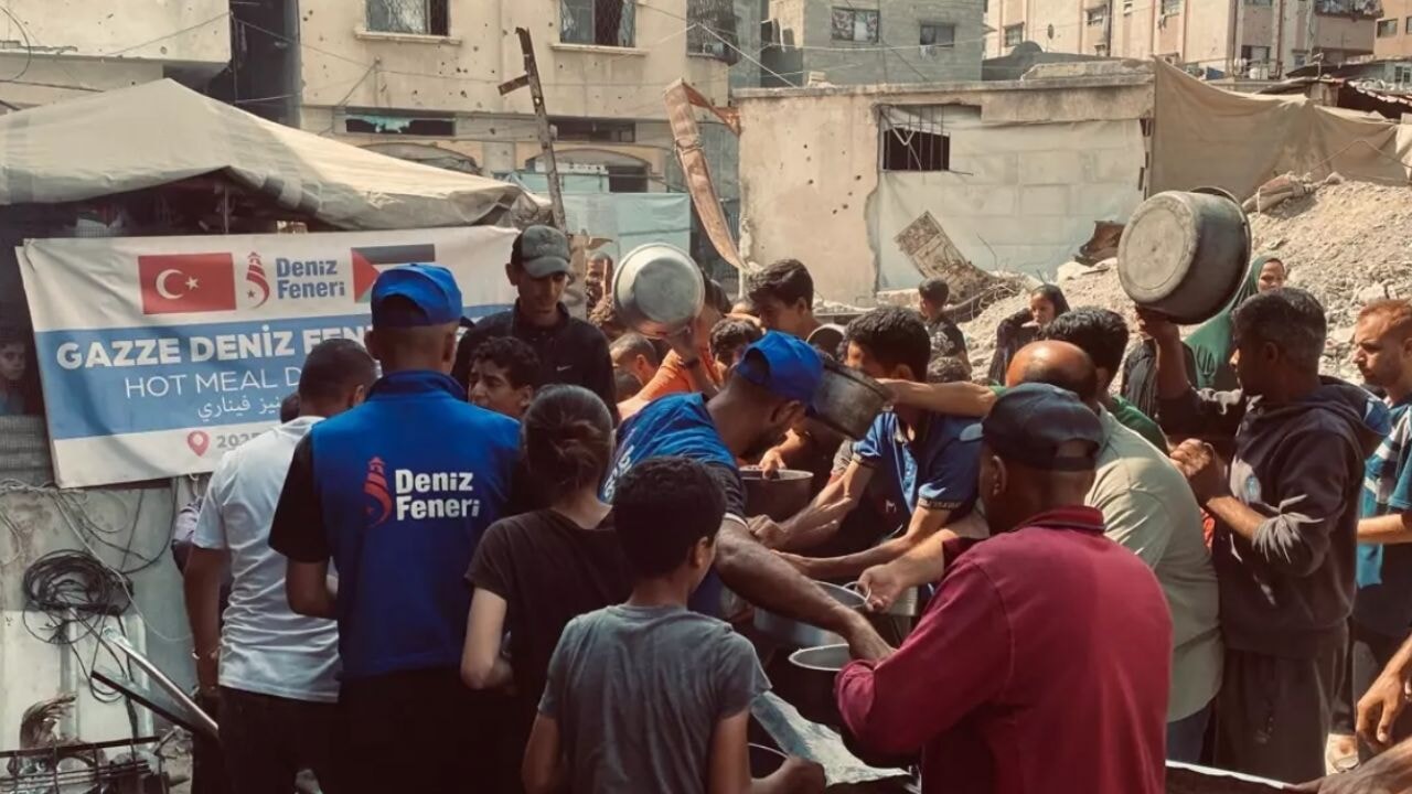 Deniz Feneri Derneği'yle Ramazan'da paylaşmanın adı: Umudu Büyütmek