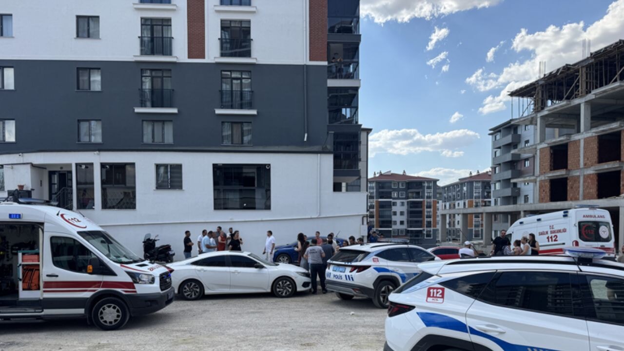 Edirne'de baba dehşeti: Eşi ve oğlunu boğarak öldürdü