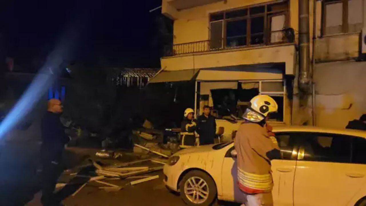 Hatay'da geceyi sarsan patlama! Ekmek fırınında yangın çıktı