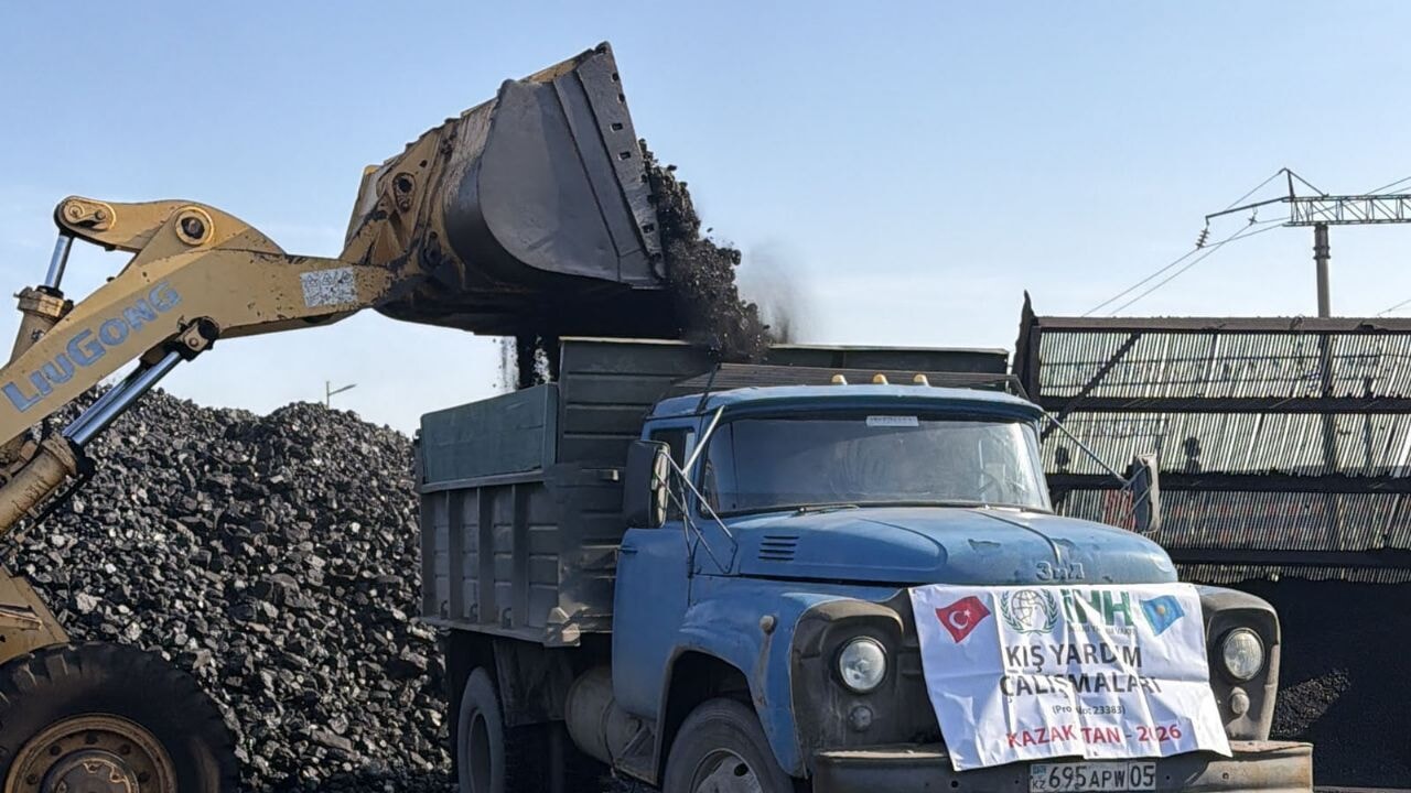 İHH, Kırgızistan ve Kazakistan'da 480 ton kömür dağıttı