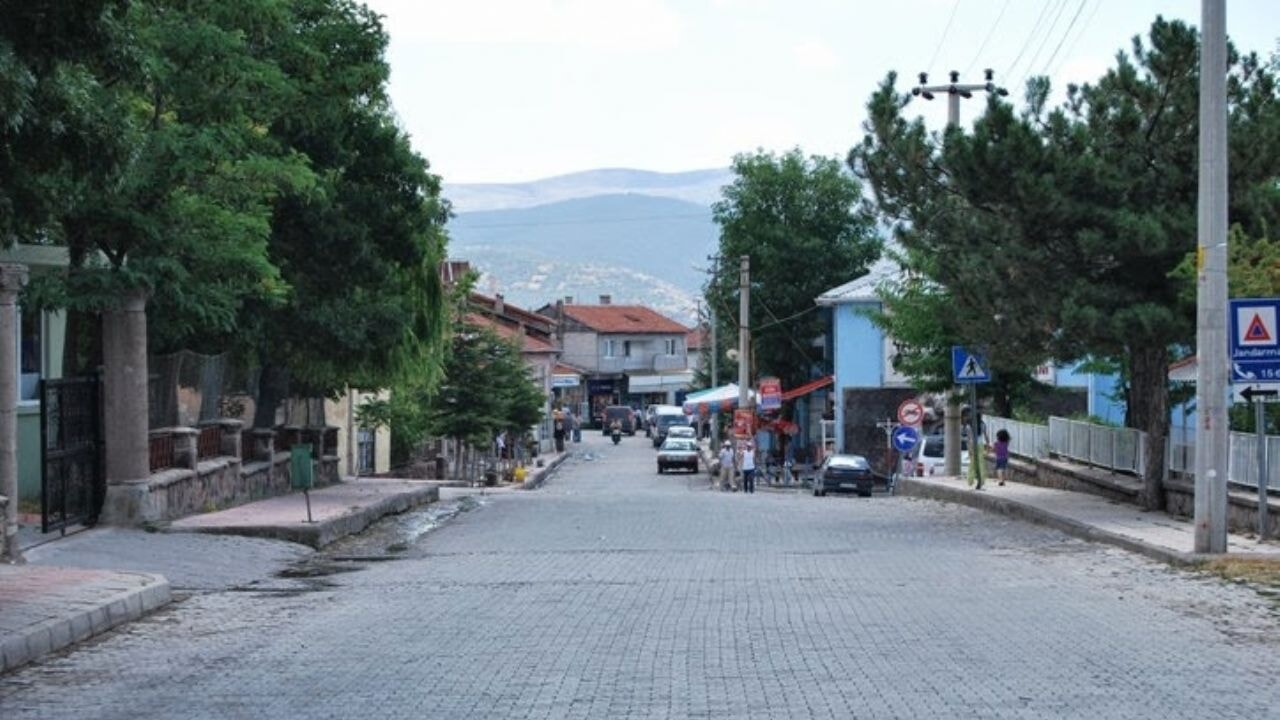 İlçe elden gidiyor; köy statüsüne düşecek