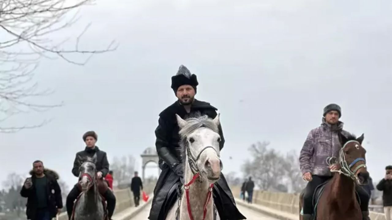 İspanya'dan Türkiye'ye gelen 3 müslüman, at sırtında hac için yola çıktı