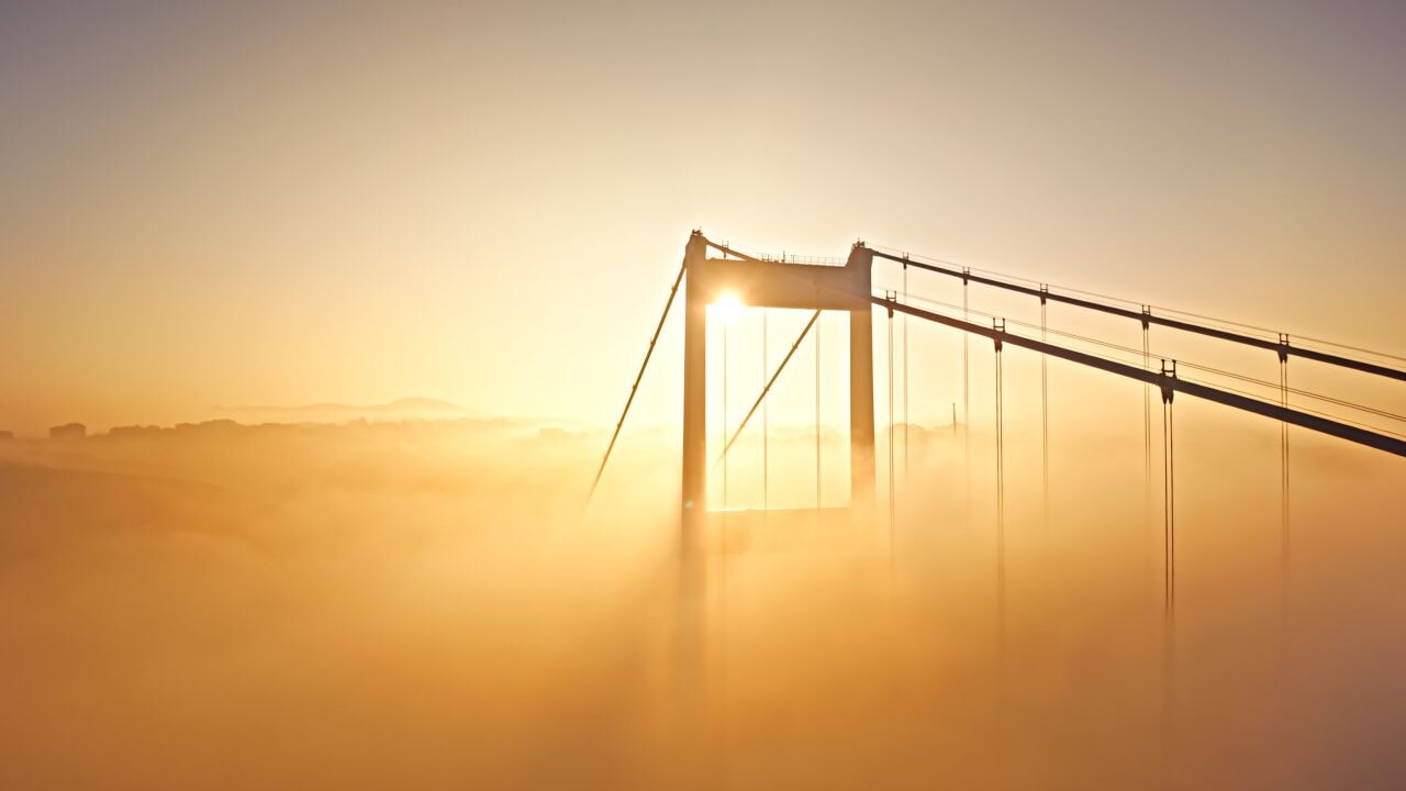İstanbul Boğazı'ndaki eşsiz sis manzarası