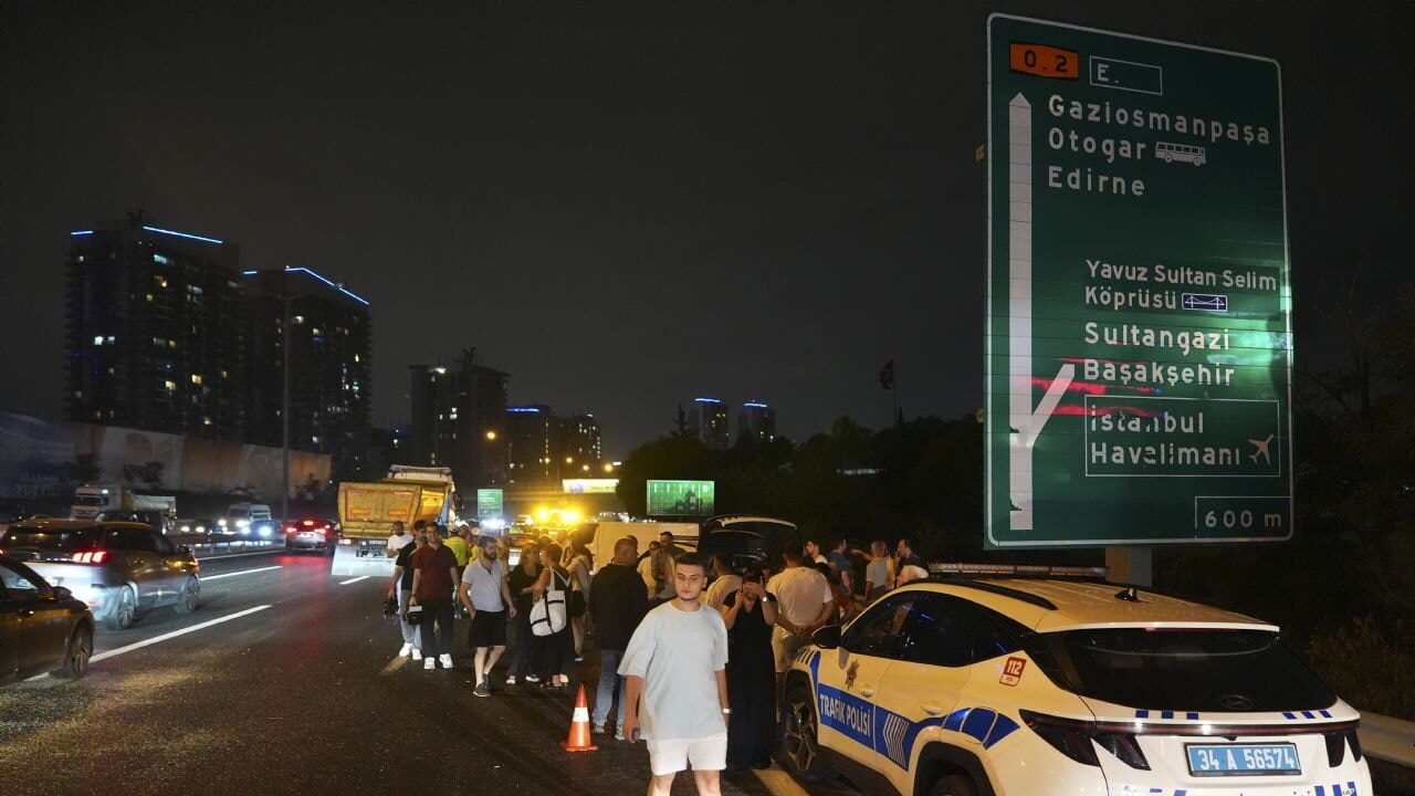 İstanbul TEM Otoyolu'nda zincirleme kaza! 16 araç birbirine girdi