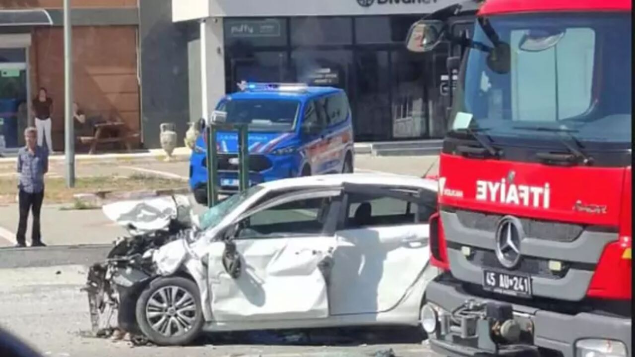 İzmir-Balıkesir karayolunda zincirleme kaza