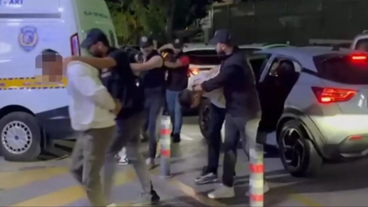 İzmir Konak'ta bıçaklı ve silahlı kavga: 1 ölü, 7 yaralı