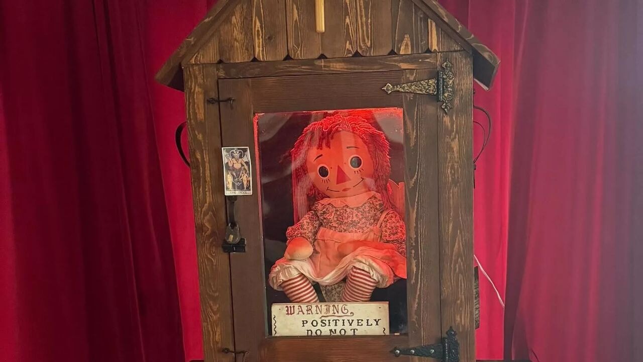 'Perili bebeğin' bakıcısı ölü bulundu: 'Lanet' gerçek mi oldu?