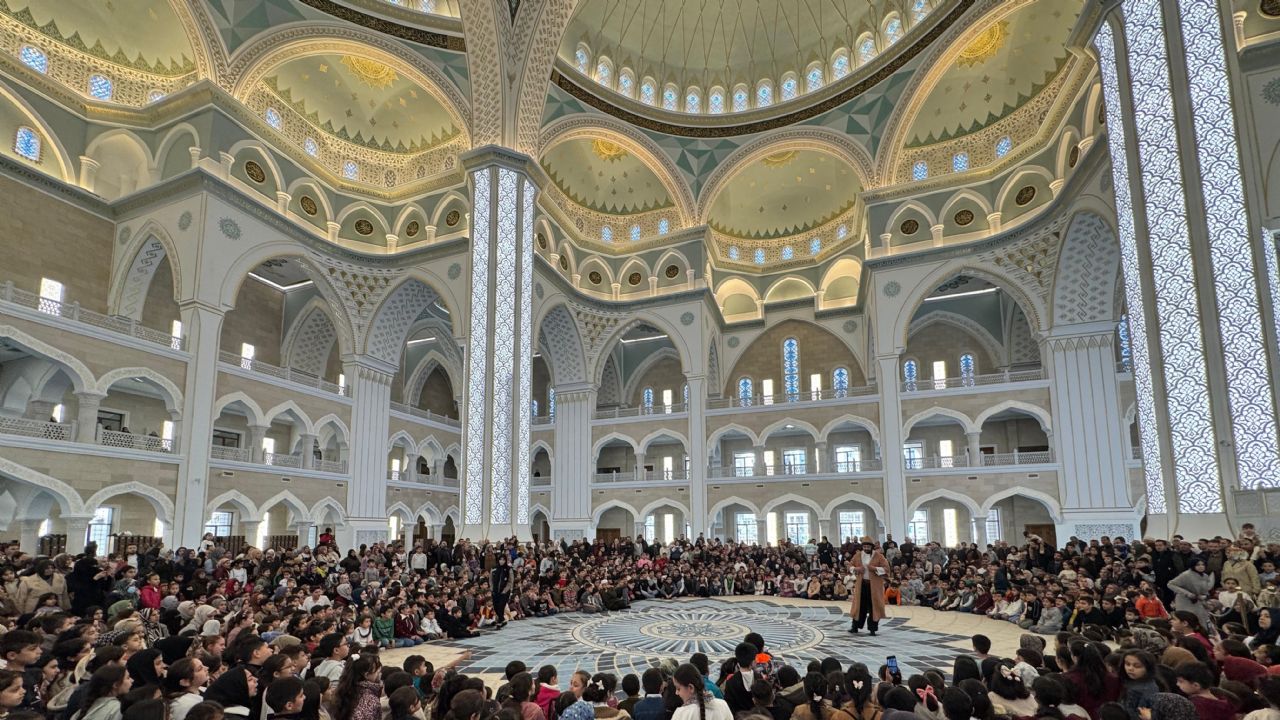 Şahinbey Millet Camii'nin minik misafirleri! 'Camiler çocuklarla güzel'